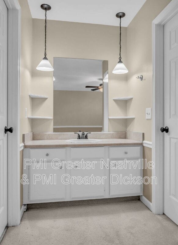 Building Photo - 8207 Sawyer Brown Rd