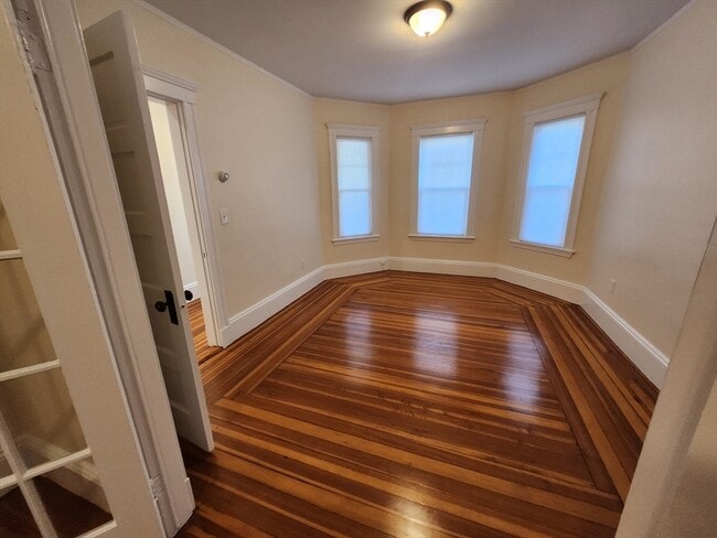 Building Photo - 19 Granville Rd