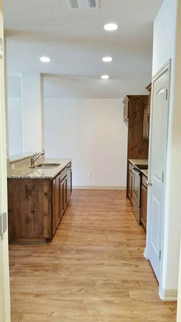 Building Photo - 3 Bedroom 2 Bathroom Georgetown Home