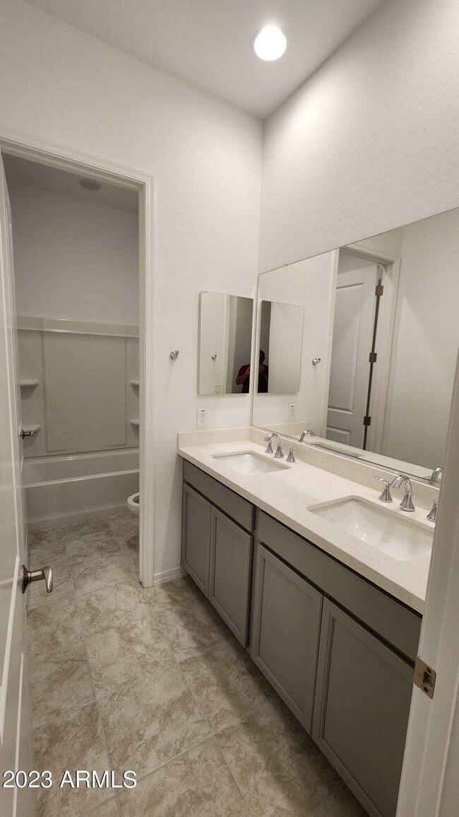 Building Photo - 14130 W El Cortez Pl