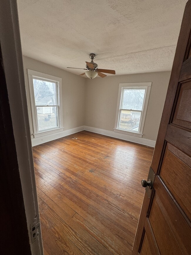 Building Photo - 732 NE Sumner St