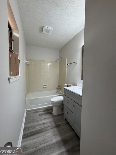 Building Photo - 3821 River Rd