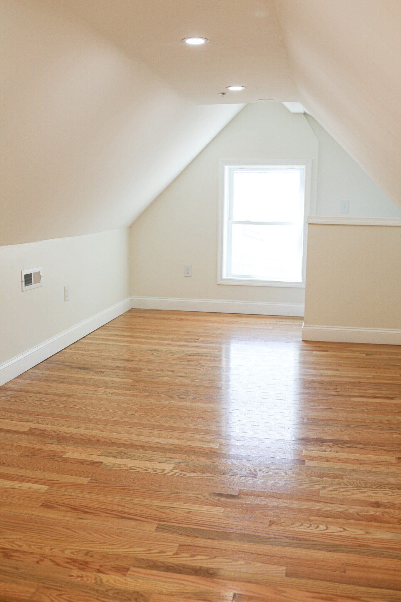 Building Photo - 170 Salem St