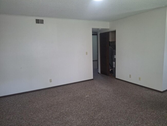 Building Photo - 224 Stevan Apt C Carmi IL 62821