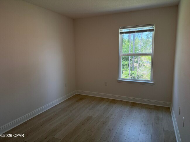 Building Photo - 479 Melrose Wy