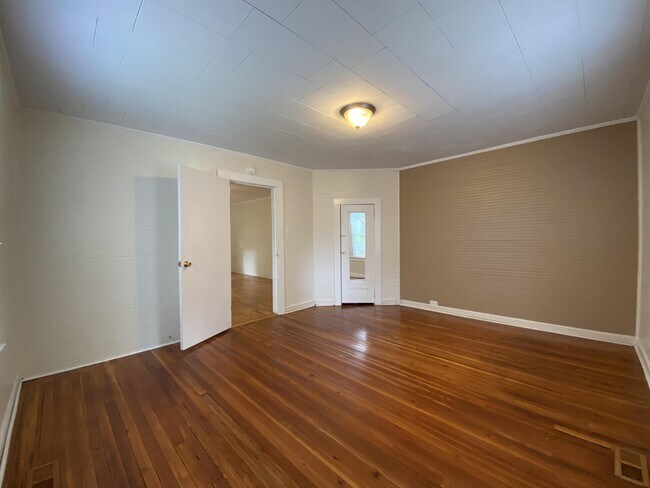 Building Photo - 1807 House Ave