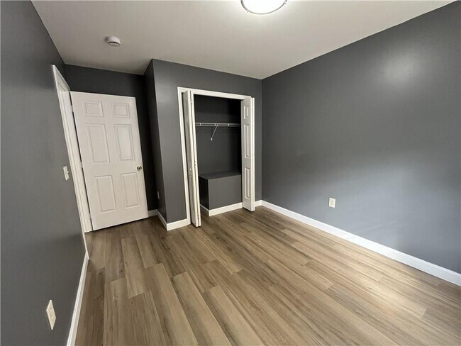 Building Photo - 11 Newcomb St