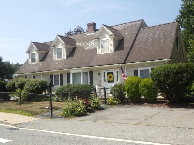 Primary Photo - 162 Middlesex Ave