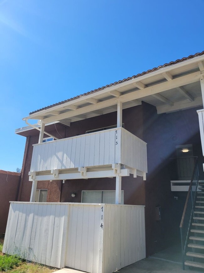 Primary Photo - Peppertree Ventura Upper level 2+1 Condo w/ garage $2600