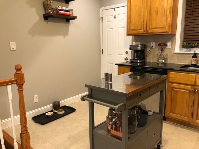 Building Photo - 524 Dudley St