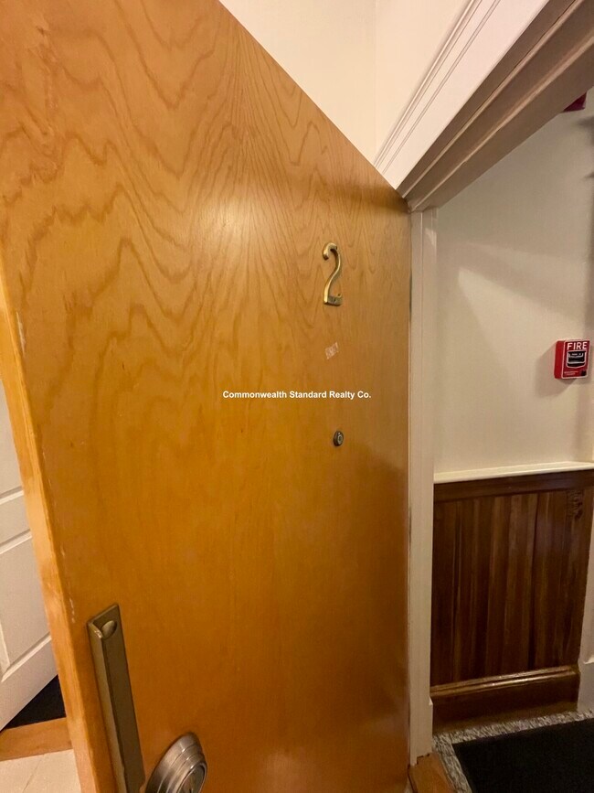 Building Photo - 27 Glenville Ave