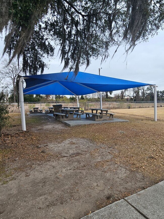 Building Photo - 3 Bedroom 2 bath home in downtown Port Wentworth