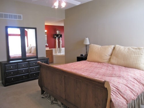 Building Photo - {12532} Immaculate Split-Level Home + Fenc...