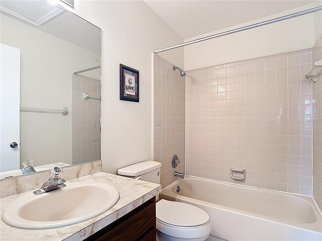 Building Photo - 467 Hunter Cir