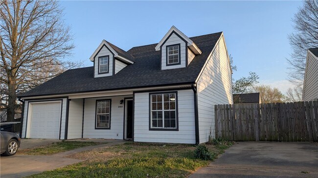 Building Photo - 2005 Blueberry Ln