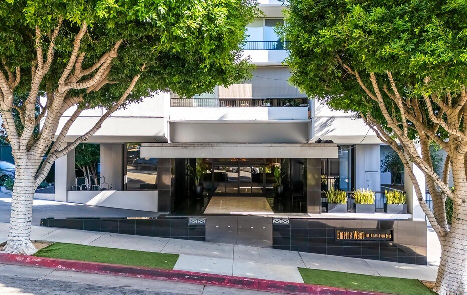 Building Photo - 1100 Alta Loma Rd