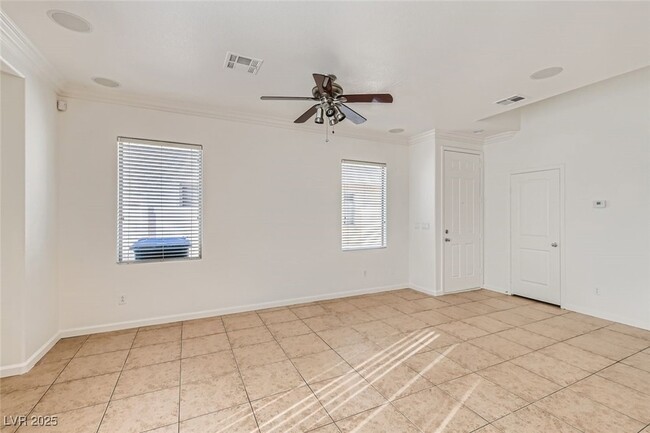 Building Photo - 3645 Lakeside Villas Ave