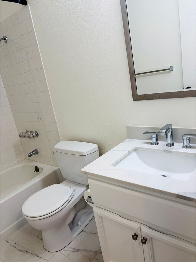 Building Photo - 258 Sandpiper Ct