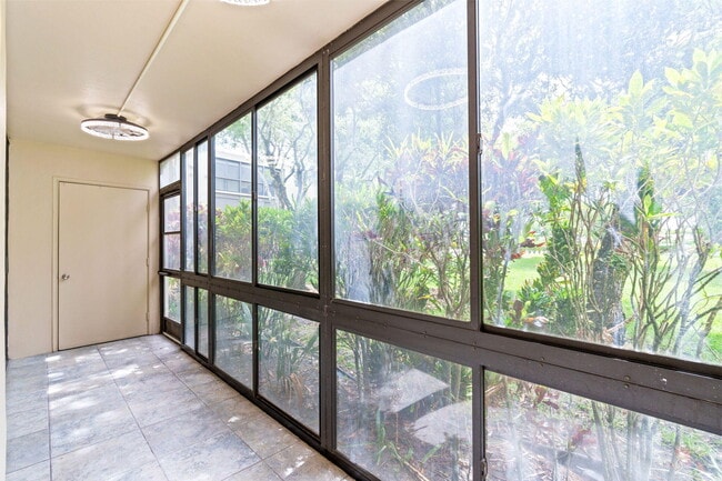 Building Photo - 5310 Las Verdes Cir