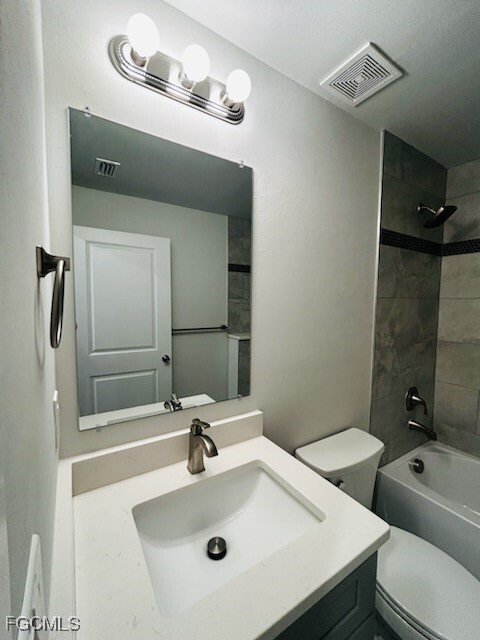 Building Photo - 4608 SW 8th Ct