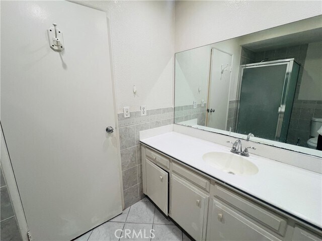Building Photo - 471 W Duarte Rd