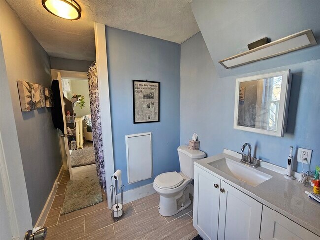 Building Photo - 32 Main St