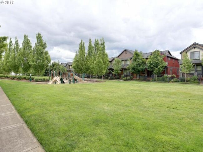 Building Photo - 1408 NE Redspire Ln