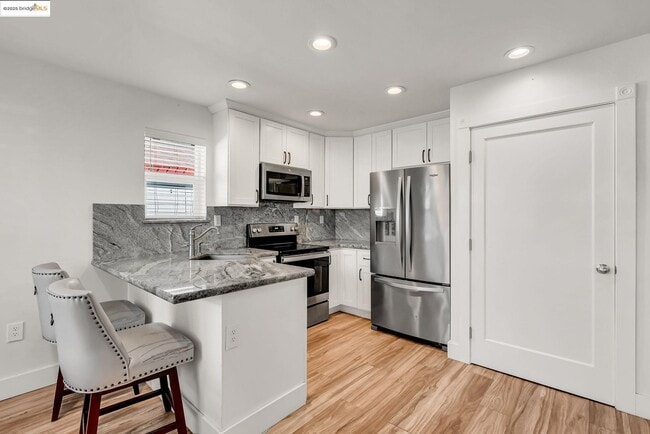 Building Photo - 507 Maple St