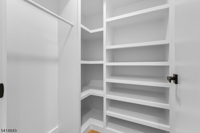 Building Photo - 37 S 7th St