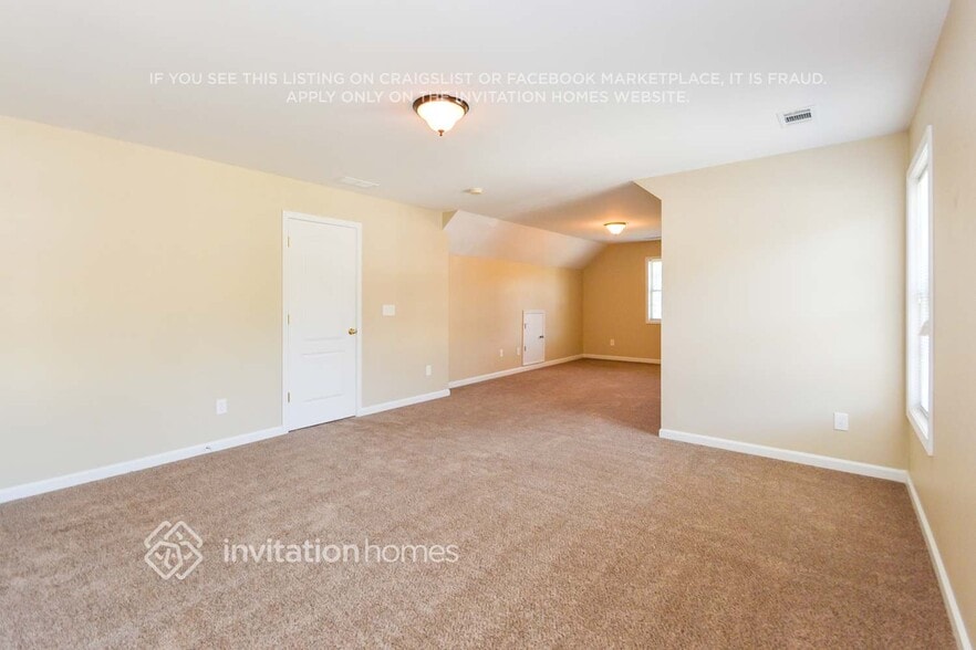 Building Photo - 2708 Westport Ln SW