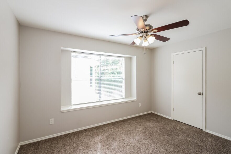 Building Photo - 3310 Tenaha Dr