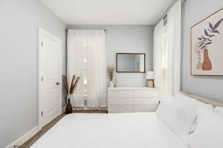 Bedroom 2 alt - 63 E Moler St
