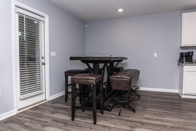 Building Photo - 3431 Phoenix Ct