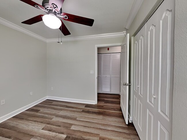 Building Photo - 2065 Dixie Belle Dr