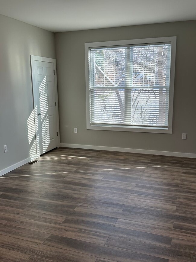 Building Photo - Short term lease. New Construction 4BR/4.5BA Great Location!