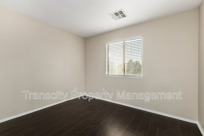 Building Photo - 41207 N Cambria Dr