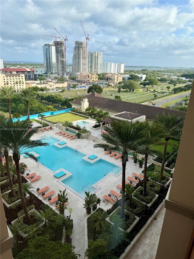 Building Photo - 550 Okeechobee Blvd