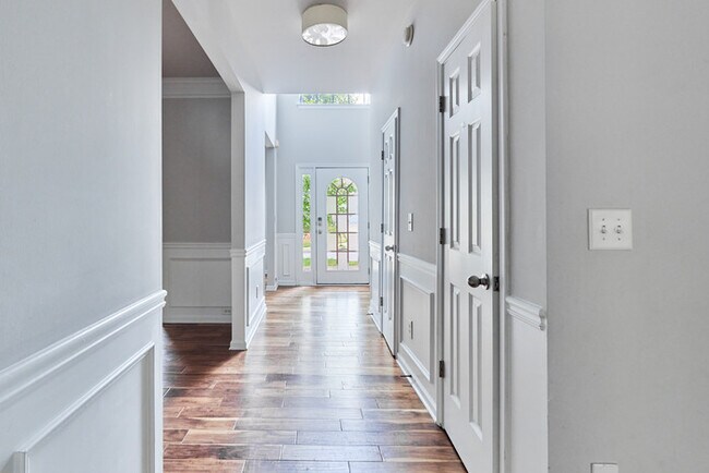 Building Photo - 4 bedroom house in Suwanee