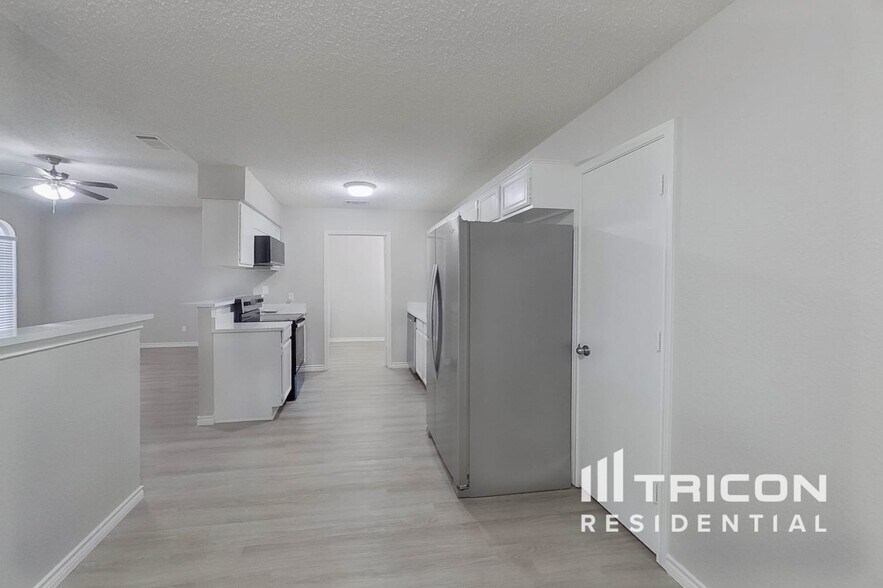 Building Photo - 10544 N Haven Dr