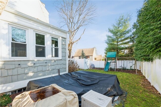 Building Photo - 353 Old Mamaroneck Rd