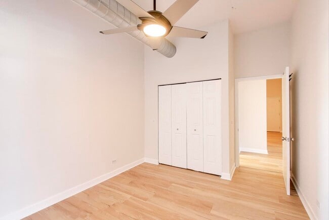 Building Photo - 910 W Madison St