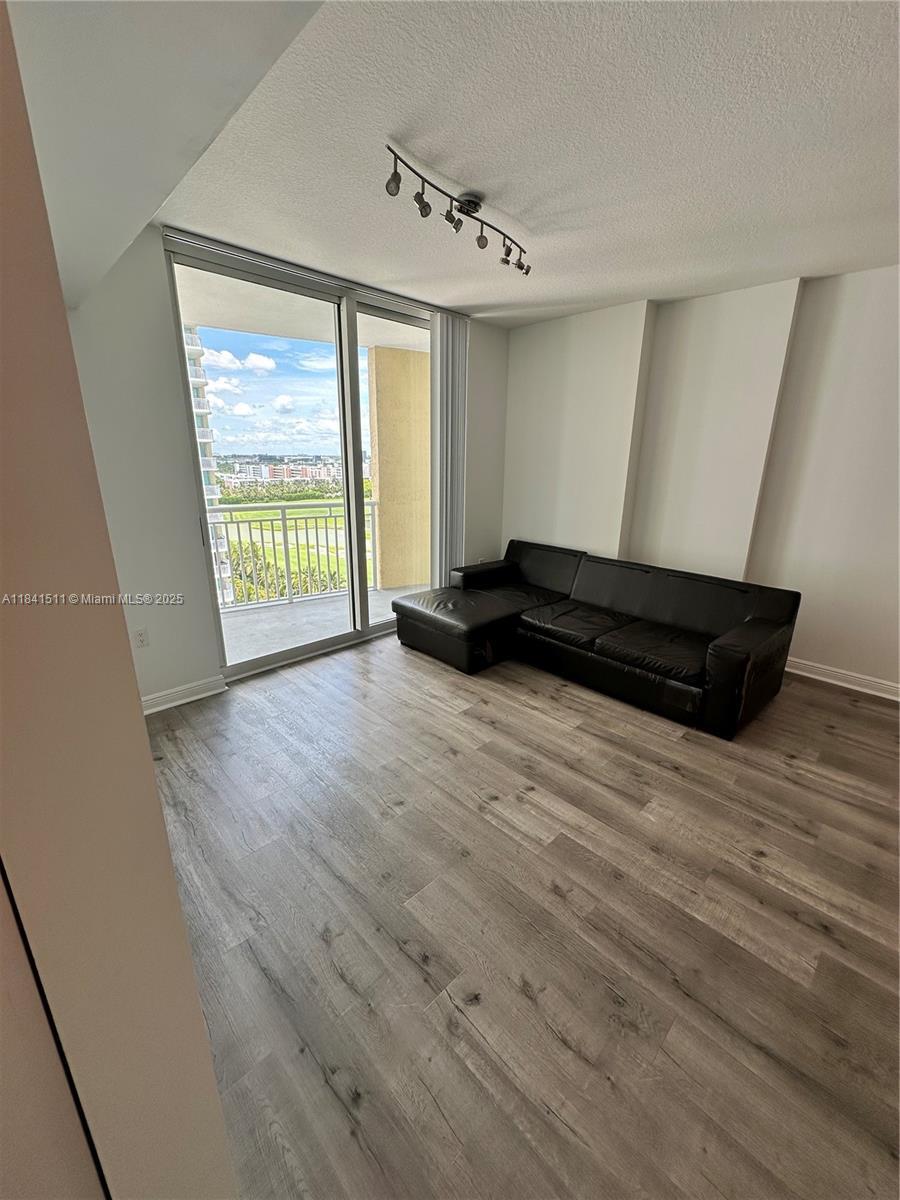 Building Photo - 1755 E Hallandale Beach Blvd