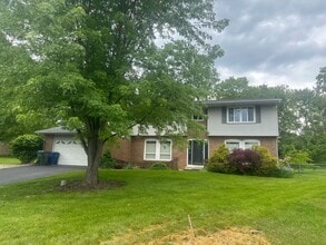 Building Photo - Fantastic Location!  Single-family house close to Upper Arlington and Riverside Hospital