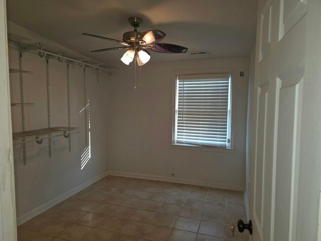 Building Photo - 709 Windy Rd