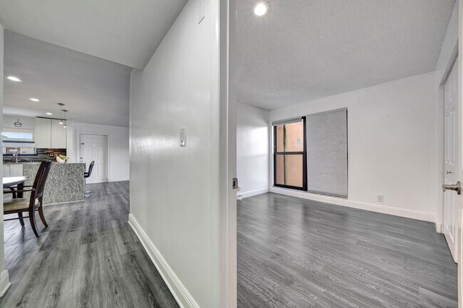 Building Photo - 516 Osprey Dr