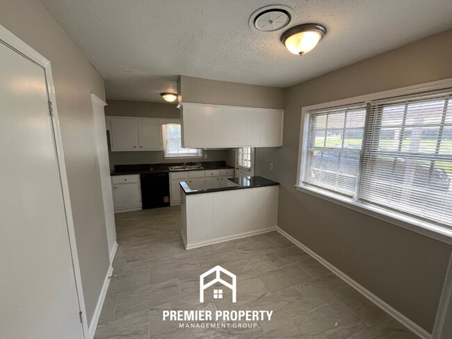 Building Photo - Spacious 3BR/2BA Whitehaven Home | 1,700+ SQ FT, Hardwood & Brick Fireplace