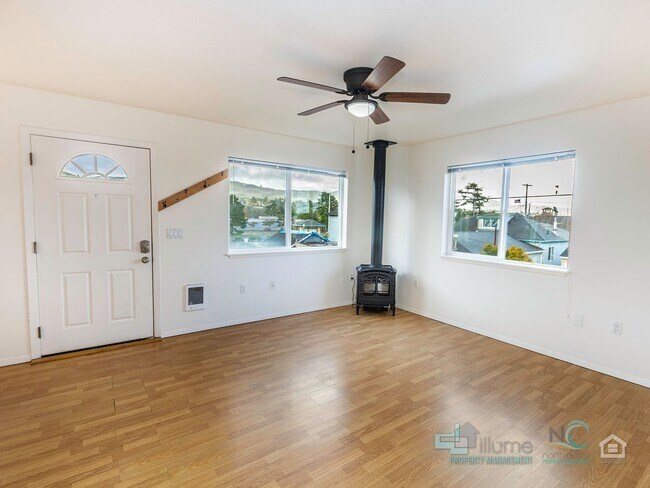 Building Photo - 849 1st Ave