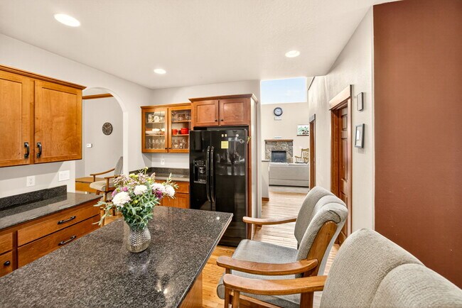 Building Photo - 1719 Lithia Way