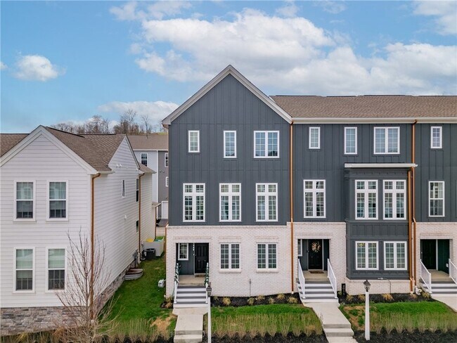 Building Photo - 4009 Cottage Wy