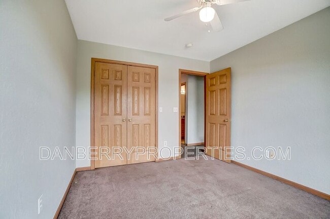 Building Photo - 1115 N Byrne Rd